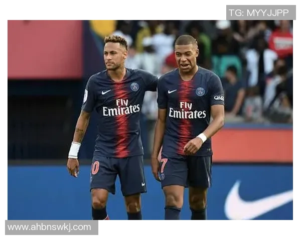 足球明星房间装饰布的独特魅力与个性化选择解析