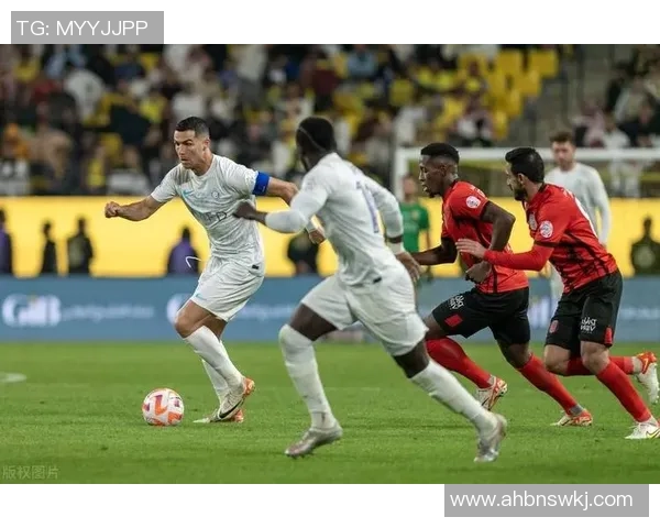 足球明星背后的感人故事与奋斗历程揭秘